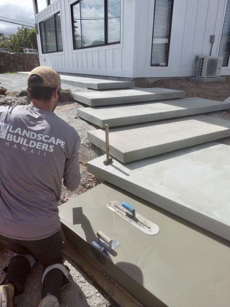 Modern concrete floating steps: A how to guide! Floating Steps Outdoor Entrance, Floating Concrete Steps, Photo And Illustration, Concrete Front Steps, Floating Steps, Building Modern, Concrete Stairs, Floating Stairs, Front Steps