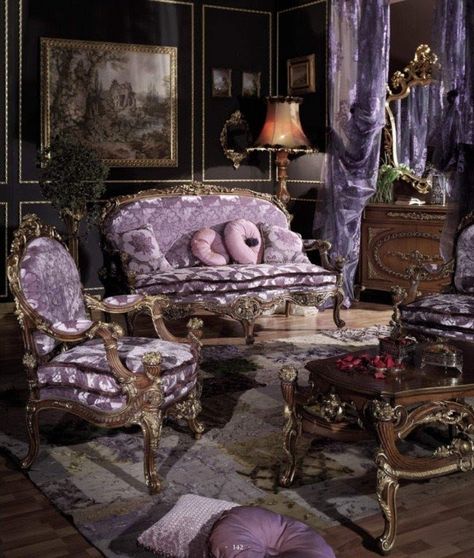 Ornate Living Room, Classic Furniture Bedroom, Italian Classic Furniture, Purple Cottage, Italian Style Furniture, Purple Furniture, Purple Room, Interior Boho, Baroque Furniture