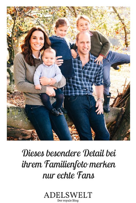 Der britische Palast hat eine neue Weihnachtskarte von Herzogin Kate und Prinz William mit ihren Kindern veröffentlicht. Bei dem süßen Familienporträt sticht ein Detail sofort ins Auge. Ducesa Kate, Vévodkyně Kate, Royal Family Christmas, Kate Middleton Family, Principe William Y Kate, Prinz George, Anmer Hall, Kate Und William, Duchesse Kate