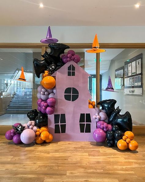 Ideas For Trunk Or Treat, Globos Halloween, Epic Halloween Costumes, Christmas Hand Painted, Halloween Gift Baskets, Cheap Halloween Decorations, Halloween Decoration Ideas, Halloween Backdrop, Halloween Balloons