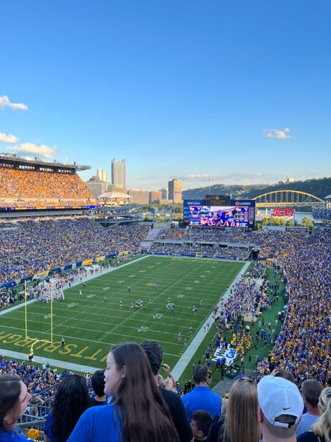 #pitt #football #collegefootball Pitt Aesthetic, Pittsburgh Aesthetic, Pitt University, Pitt Football, College Core, Psych Major, College Vision Board, Pittsburgh Sports, College Aesthetic