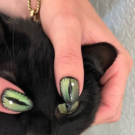 Nicole Nailed Me 🎈Austin Nail Artist on Instagram: "Do you even love your cat if you never get their eyes on your nails?!  More pet eyeballs please 🙏🏼💘  Photo courtesy of @looksbylarapk & Ryan 🐈‍⬛ #dreamteam   No gatos were hurt in the creation of this post ✨" Eye On Nails, Really Cool Nails, At Eye Nails, Halloween Nails Eyes, Eye Halloween Nails, Snake Eye Nails, Dog Acrylic Nails, Creepy Nails Design, Eyes Nails