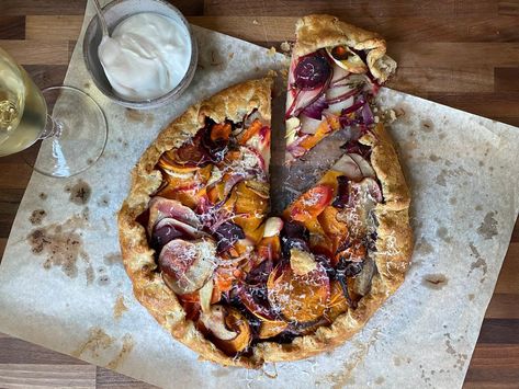 The Thanksgiving showstopper features in Jacques Pepin’s unconventional new cookbook. Vegetable Galette, Vegetable Tart Recipes, Best Stir Fry Recipe, Jacques Pepin, Vegetable Tart, Jacque Pepin, Meatless Main Dishes, Roasted Root Vegetables, Veg Dishes