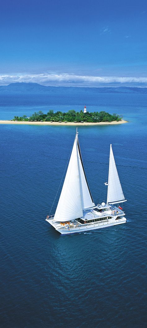 Ride a breeze to Low Isles in the Great Barrier Reef. Navi A Vela, Magic Places, Sailing Cruises, Lovely Places, Royal Caribbean Cruise, Beach Wallpaper, Sail Boat, Beautiful Landscape Wallpaper, Beautiful Scenery Nature