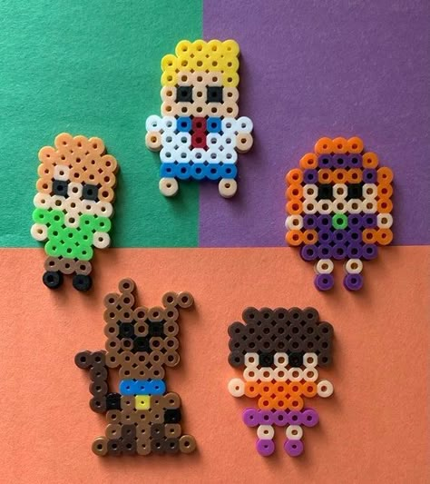 Post Malone Perler Beads, Perler Bead Patterns Scooby Doo, Perler Bead Person, Simple Small Perler Bead Patterns, Small Perler Designs, Scooby Doo Perler Beads, Small Pearler Bead Ideas, Spongebob Perler Beads, Melty Beads Ideas