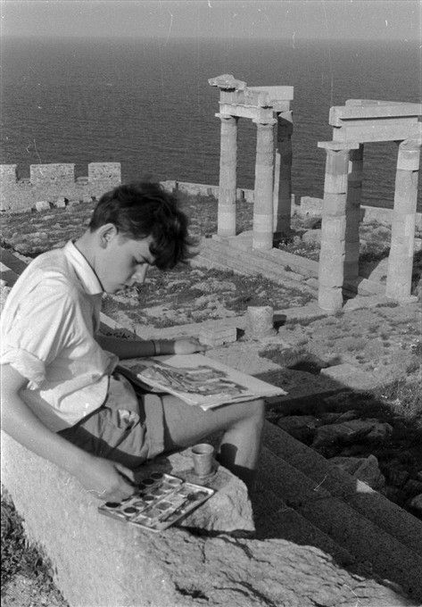 Ancient Greek Garden, Boy Painting, Greek Garden, Greek Temple, Acropolis, Perfect World, Vintage Photographs, Photography Inspo, Ancient Greek