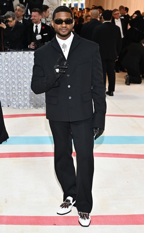 Photos from Met Gala 2023: Red Carpet Fashion - Page 5 - E! Online Met Gala Suits Men, Rnb Outfit, Usher Fashion, Usher Suits, Wedding Guest Suits, 2023 Red Carpet, Elegant Style Women, Gala Fashion, Party Inspo