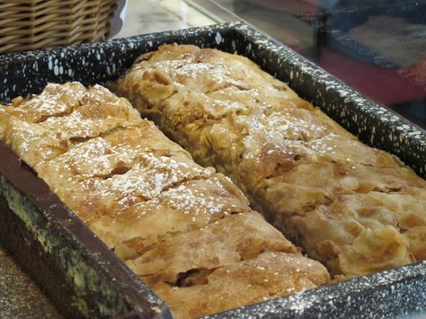 Cabbage Strudel Cabbage Strudel, Hungarian Desserts, Strudel Recipes, Salty Cookies, Hungarian Cuisine, Cold Weather Food, Austrian Recipes, Biscuit Rolls, Hungarian Recipes