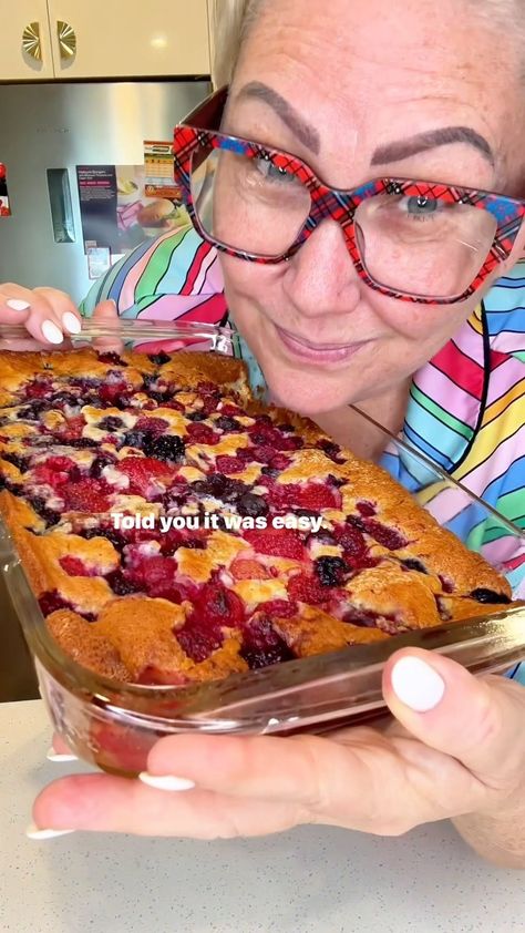 Stephanie Joy de Sousa | Follow @steph_cooks_stuff for daily recipes ⬇️ Hey foodies! 🍓🍰 Just whipped up the easiest Mixed Berry Cobbler, and it’s a game-changer! 🎉… | Instagram Mixed Berry Cobbler With Frozen Berries, Frozen Mixed Berry Recipes, Mixed Berry Cobbler, Berry Cobbler Recipes, Berry Cobbler, Easy Banana Bread Recipe, Frozen Berries, Cobbler Recipe, Fruity Desserts