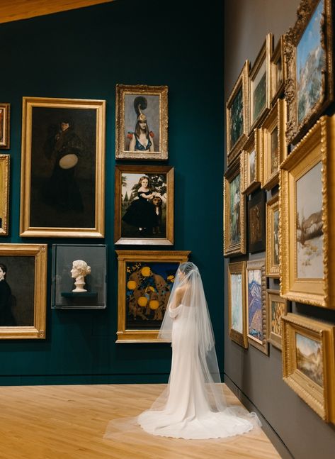 Wedding In Art Museum, Art Museum Wedding Dress, Met Museum Wedding, Wedding Art Museum, Historical Themed Wedding, Harvard Art Museum Wedding, Museum Wedding Dress, Wedding At Museum, Wedding At A Museum