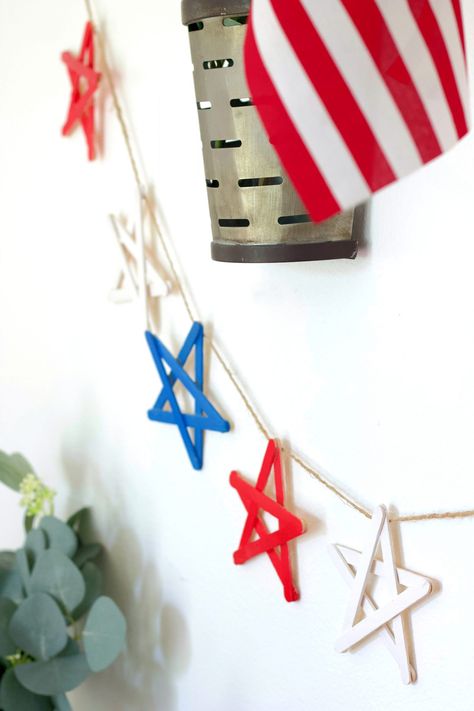 4th Of July Banner Diy, 4th Of July Camping Decorations, 4th Of July Crafts Diy, July Crafts For Adults, Diy 4th Of July Crafts, Easy 4th Of July Crafts, Diy 4th Of July Decorations, 4th Of July Garland, Fourth Of July Crafts