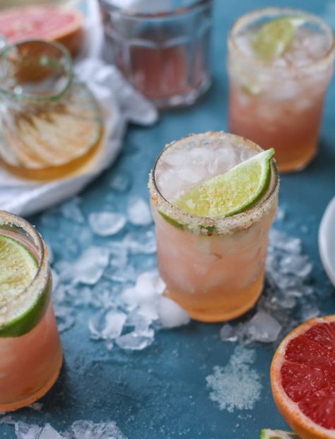 pink grapefruit margaritas with chili salt I howsweeteats.com Cocktails With Gin, Pink Grapefruit Margarita, Cocktails And Mocktails, Chili Salt, Spring Cocktails, Perfect Cocktails, Margarita Recipes, Pink Grapefruit, How Sweet Eats