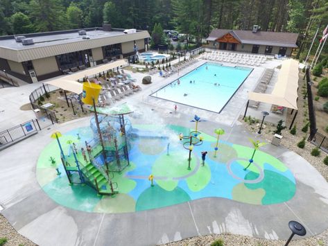 Lake George RV Park Splash Pad. Image Credit: Martin Aquatic Kids Cafe Interior, Indoor Playground Business, Water Park Ideas, San Sequoia, House Section, Backyard Water Parks, Zero Entry Pool, Public Pool, Spray Park