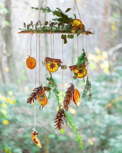 Yule Crafts, Natural Christmas Decor, Witchy Crafts, Ideas For Easter Decorations, Ideas For Easter, Natural Christmas, Autumn Crafts, Yule Decorations, Christmas Home Decor