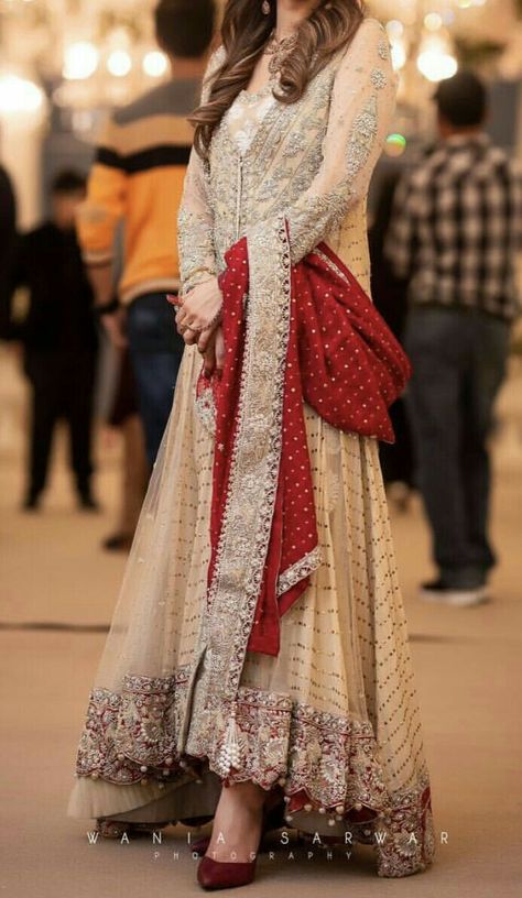 Designer Anarkali Dresses, Shadi Dresses, Pakistani Formal Dresses, Pakistani Party Wear, Pakistani Wedding Outfits, Pakistani Fashion Party Wear, Beautiful Pakistani Dresses, Party Dresses Online, Pakistani Bridal Dresses