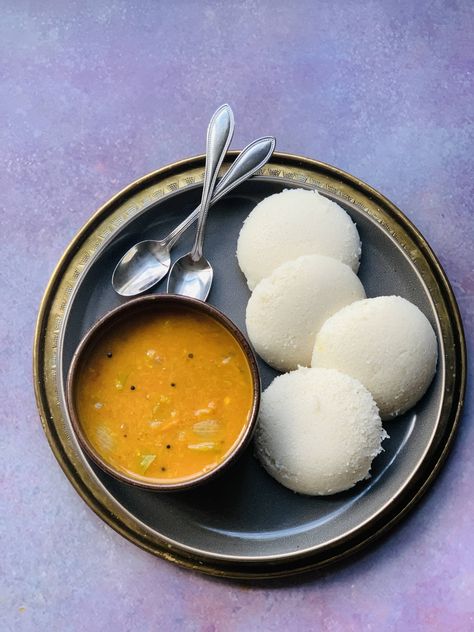 EASY SAMBAR RECIPE FOR IDLIS Easy Sambar Recipe, Veggie Lunch, Idli Sambar, Sambar Recipe, Lunch Options, Vegetable Platter, Skewers Grill, Creamy Dip, Dried Vegetables