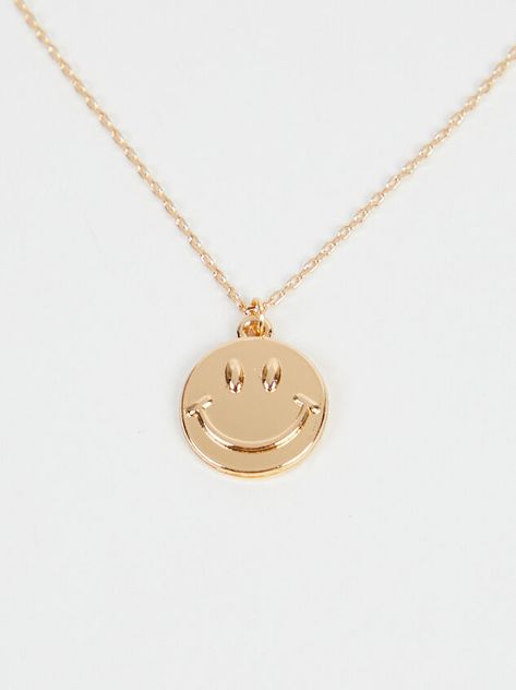 Smiley Charm Necklace | Altar'd State Smiley Face Necklace, Preppy Bracelets, Beachy Outfits, Preppy Jewelry, Boho Chic Necklace, Charm Choker Necklace, Face Necklace, Layering Necklaces, Sorority Girl