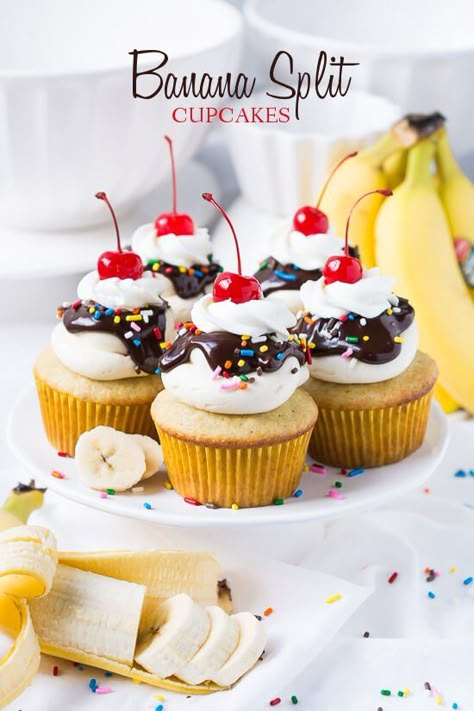 Banana Split Cupcakes, Smooth Buttercream, Summer Cupcakes, Banana Cupcakes, Gourmet Cupcakes, Vanilla Buttercream Frosting, Cupcake Flavors, Cream Desserts, Yummy Cupcakes