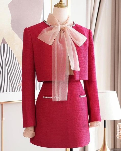 Rich Girl Winter Outfits, Outfit Ideas Rich, Rich Outfit Ideas, Corporate Barbie, Girl Winter Outfits, Chic Outfits Edgy, Corporate Outfit, Tweed Fashion, Runway Fashion Couture