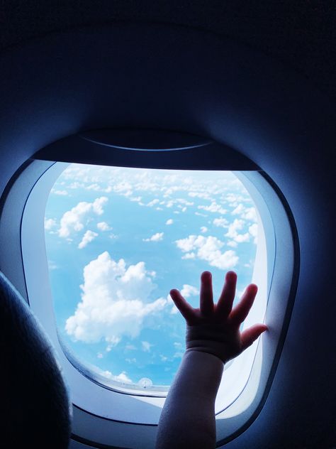 FLYING WITH A BABY – TIPS FOR TRAVELING WITH A BABY. All the details here: https://www.eatsleepwear.com/2019/09/09/flying-with-a-baby-tips-for-traveling-with-a-baby/ #eatsleepwear Baby Flight, Baby On Plane, Traveling With A Baby, Plane Photos, Airport Pictures, Mom Dad Baby, Flying With A Baby, Airplane Baby, Piece Of Advice