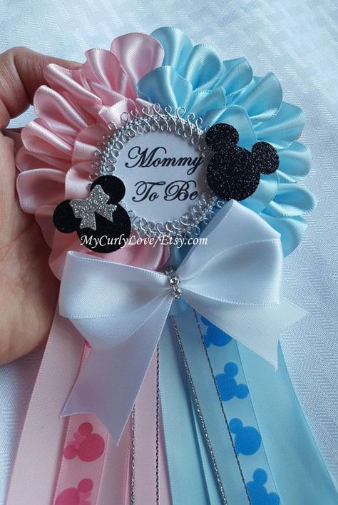 Baby Shower Reveal Ideas, Disney Gender Reveal, Minnie Baby Shower, Mickey Baby Showers, Gender Reveal Box, Gender Reveal Baby Shower Themes, Baby Gender Reveal Party Decorations, Mickey Mouse Baby Shower, Gender Reveal Party Games