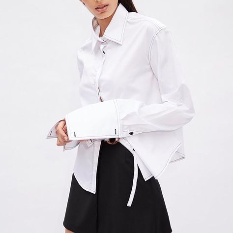 The MARLEY Shirt with contrast top-stitching #annaquan #shirting #whiteshirt #minimalist #style #shop Open Back Shirt, Classic Tailoring, Garment Details, Tuxedo Shirt, St Agni, Contrast Top, Back Shirt, Tuxedo Shirts, Top Stitching