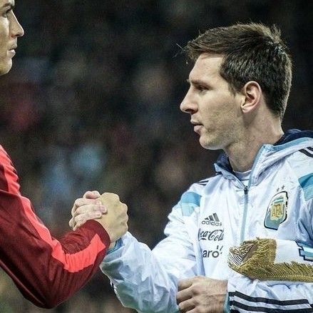 Football Duo Pfp, Messi And Ronaldo Matching Pfp, Matching Pfps For Duos, Messi E Ronaldo, Messi Y Cristiano, Cristiano Messi, Football Couples, Messi And Neymar, Messi And Ronaldo