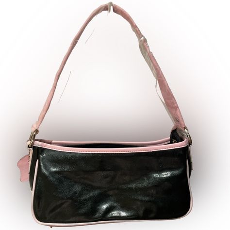 Brand New 80s Vintage Leather Purse Beautiful Black And Pink Color (Comes With A Pink Leather Charm) Tags Still On Fast Shipping 80s Purse, Louis Vuitton Monogram Bag, Steve Madden Handbags, Laptop Tote Bag, Prada Shoulder Bag, Green Purse, Chanel Shoulder Bag, Purse Brands, White Handbag