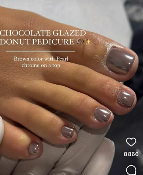 October Pedicure Colors, Fall Wedding Pedicure, Glazed Donut Nails Pedicure, Gel Pedicure Ideas Fall, Fall2023 Nails, Toenail Colors For Winter, Latte Glazed Nails, Glazed Pedicure, Chocolate Glazed Donuts Nails