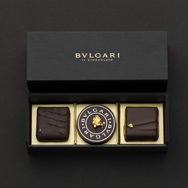 Bulgari Chocolate, Japanese Snacks Packaging, Designer Chocolate, Chocolate Box Packaging, Airplane Food, Chocolate Packaging Design, Chocolate Pack, Coffee Business, Chocolate Dreams