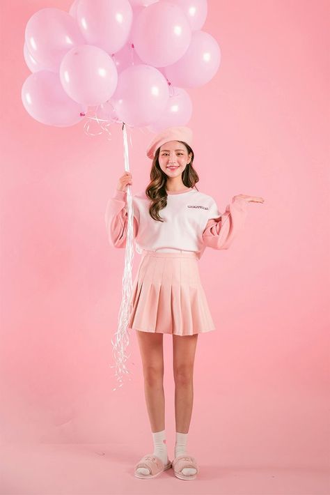 Pastel Photoshoot, Clothing Photoshoot, Pink Photoshoot, Pink Clothing, Pink Photography, Make Clothes, Creative Shot, Photoshoot Themes, Outdoor Photoshoot