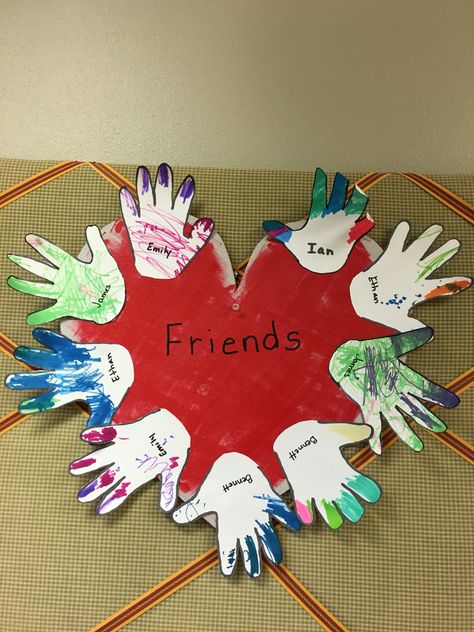 Friendship Preschool Crafts, Preschool Friendship, Friendship Crafts, Friendship Theme, Friendship Activities, Friendship Art, February Crafts, Kindness Activities, Fall Arts And Crafts