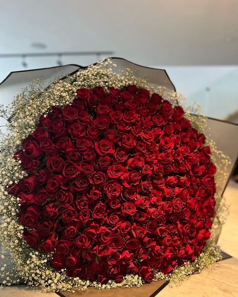 Rose Flower Photos, Birthday Flowers Bouquet, Dark Red Roses, Luxury Flower Bouquets, Red Rose Bouquet, Boquette Flowers, Flower Gift Ideas, Custom Bouquet, Flowers Bouquet Gift