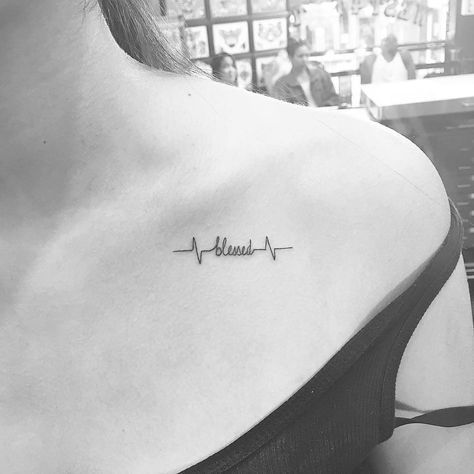 Minimalist Tattoo Art By The Famous JonBoy Who Inked Kendall Jenner | Bored Panda Discrete Tattoo, Simple Shoulder Tattoo, Blessed Tattoos, Heartbeat Tattoo, Small Shoulder Tattoos, Bone Tattoos, Meaningful Tattoos For Women, Cute Small Tattoos, Collar Bone Tattoo