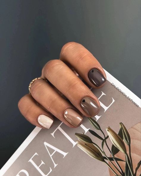 Brown And Gray Nails, Simple Winter Nails Square, Gray Fall Nails Ideas, Gray Short Nails, Christmas Ar, Nail 2022, Gloomy Winter, Nail Winter, Nail Fall