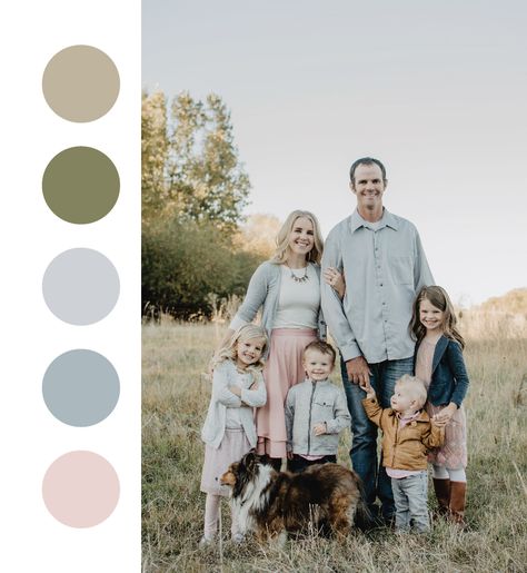 Outfits For Family Photos, Picking Outfits, Picture Pose Ideas, Summer Family Pictures, Movement Photography, Family Photo Colors, Fall Color Schemes, Poses Family, Summer Family Photos