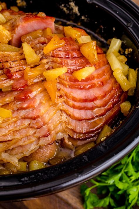 Crock Pot Brown Sugar Pineapple Ham - My Incredible Recipes Glazed Easter Ham, Ham With Pineapple, Pineapple Chutney, Brown Sugar Pineapple, Brown Sugar Ham, Cooked Pineapple, Pineapple Ham, Easter Ham, Crockpot Ham