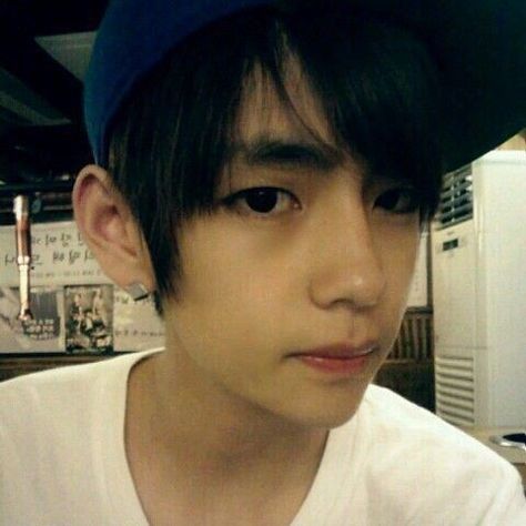 old taehyung selfie rare low quality V bts V Rare Pics, Bts Predebut, Zayn Malik Pics, Bts V Photos, Best Friends Funny, Hoseok Bts, Worldwide Handsome, Daegu, American Singers