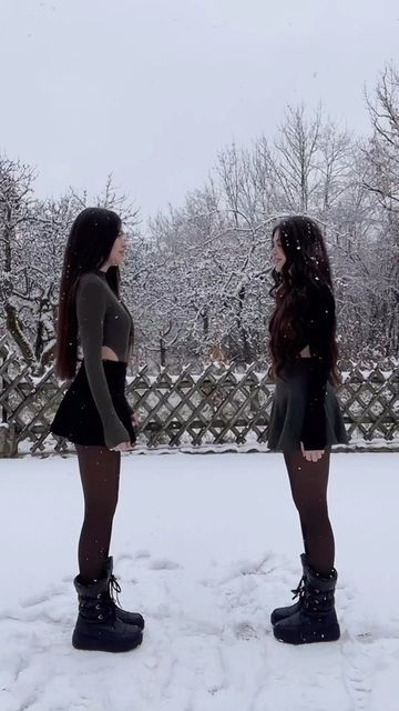 Gülcan & Sahinur Twins on Instagram: "tag your bff ❄️" Sarada Cosplay, Cute Quick Hairstyles, Friend Pictures Poses, Dance Like This, Dancing Aesthetic, Step Up Dance, Friend Poses Photography, Bff Video, Best Friends Aesthetic