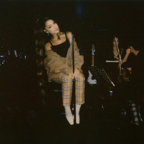 Ariana Grande News, Ariana Instagram, Ponytail Girl, Ariana G, Rehearsal Dress, 1 Girl, Thank U, American Singers, Barack Obama