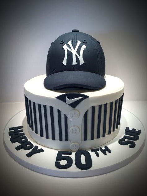 NY Yankees Birthday Cake Yankees Cake Ideas, New York Yankees Cake, Yankees Birthday Party, Yankee Cake, Baseball Birthday Cakes, Sports Themed Cakes, Baseball Cake, New Birthday Cake, Sport Cakes