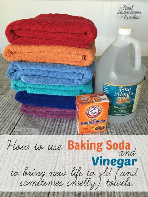 Clean With Baking Soda, Smelly Towels, Baking Soda And Vinegar, Clean Baking Pans, Cleaning Painted Walls, Baking Soda Cleaning, Glass Cooktop, Deep Cleaning Tips, Baking Soda Uses