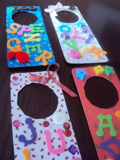 simple cardboard door hangers Cardboard Scrapbook, Kids Crafts Toddlers, Upcycle Kids, Diy Crafts For School, Happy Hooligans, Hanger Crafts, Recycled Art Projects, Kids Crafting, Toddlers And Preschoolers