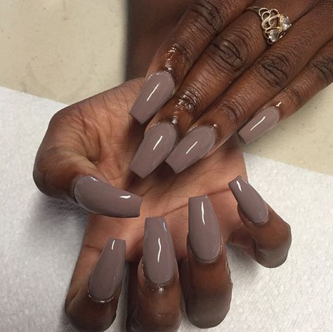 Emerald Nails, Nails Designer, Fun Nail Colors, Shiny Nails, Dark Nails, Brown Nails, Girls Nails, Minimalist Nails, Nail Arts