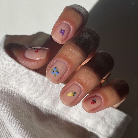 Minimalistic Nail Designs Short Nails, Little Fruit Nails, Minimal Short Nail Design, Tiny Fruit Nails, Micro Nail Art, Fruit Salad Nails, Short Fruit Nails, Short Round Nails Summer, Fruity Nails