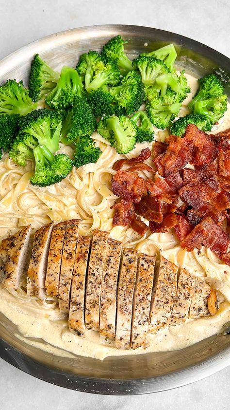 Chicken Bacon Broccoli Alfredo - Bad Batch Baking Chicken Bacon Broccoli Alfredo, One Pan Chicken Alfredo, Chicken Bacon Broccoli, Chicken Broccoli Alfredo Pasta, Broccoli Alfredo Pasta, Bacon And Broccoli, Chicken Bacon Alfredo, Bacon Broccoli, Chicken Broccoli Pasta