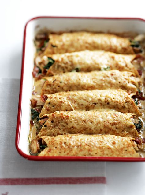 Use leftover roast chicken to make this speedy savoury pancake recipe. Creamy Chicken Spinach, Pancake Fillings, Savoury Pancake Recipe, Delivery Food, Chicken Spinach, Savory Pancakes, Low Fodmap Recipes, Fodmap Recipes, Spinach Stuffed Chicken