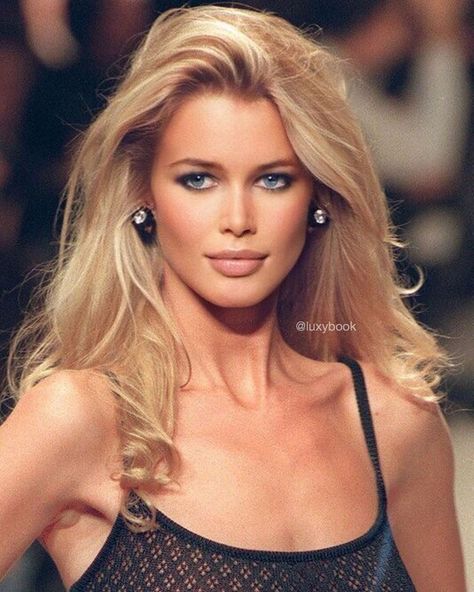 Luxy Book on Instagram: “Claudia😍 | @claudiaschiffer 💫” Supermodel Hair, Models 90s, Original Supermodels, 90s Supermodels, 90s Models, Actrices Hollywood, Claudia Schiffer, Long Blonde, Long Blonde Hair