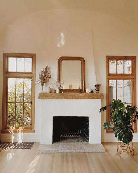 50 Cozy Fireplace Ideas For Your Home Berkeley Hills, White Fireplace, Vogue Living, Fireplace Ideas, Cozy Fireplace, Fireplace Tile, Country Style Homes, Brick Fireplace, French Countryside