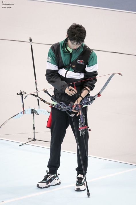 Archery Olympics, Archery Man, Archery Costume, Cute Snapchat Names, Archery Poses, Olympic Archery, Archery Aesthetic, Archery Sport, References To Draw